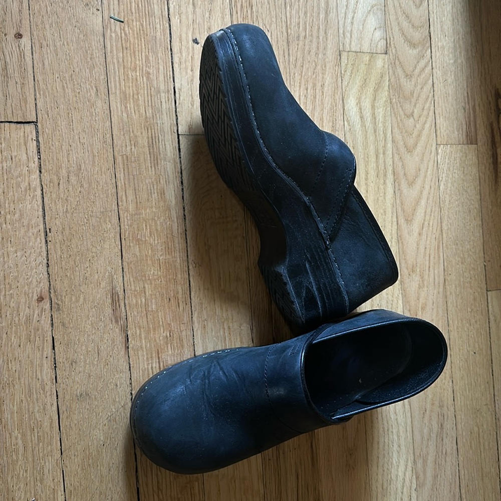 Dansko clogs great condition